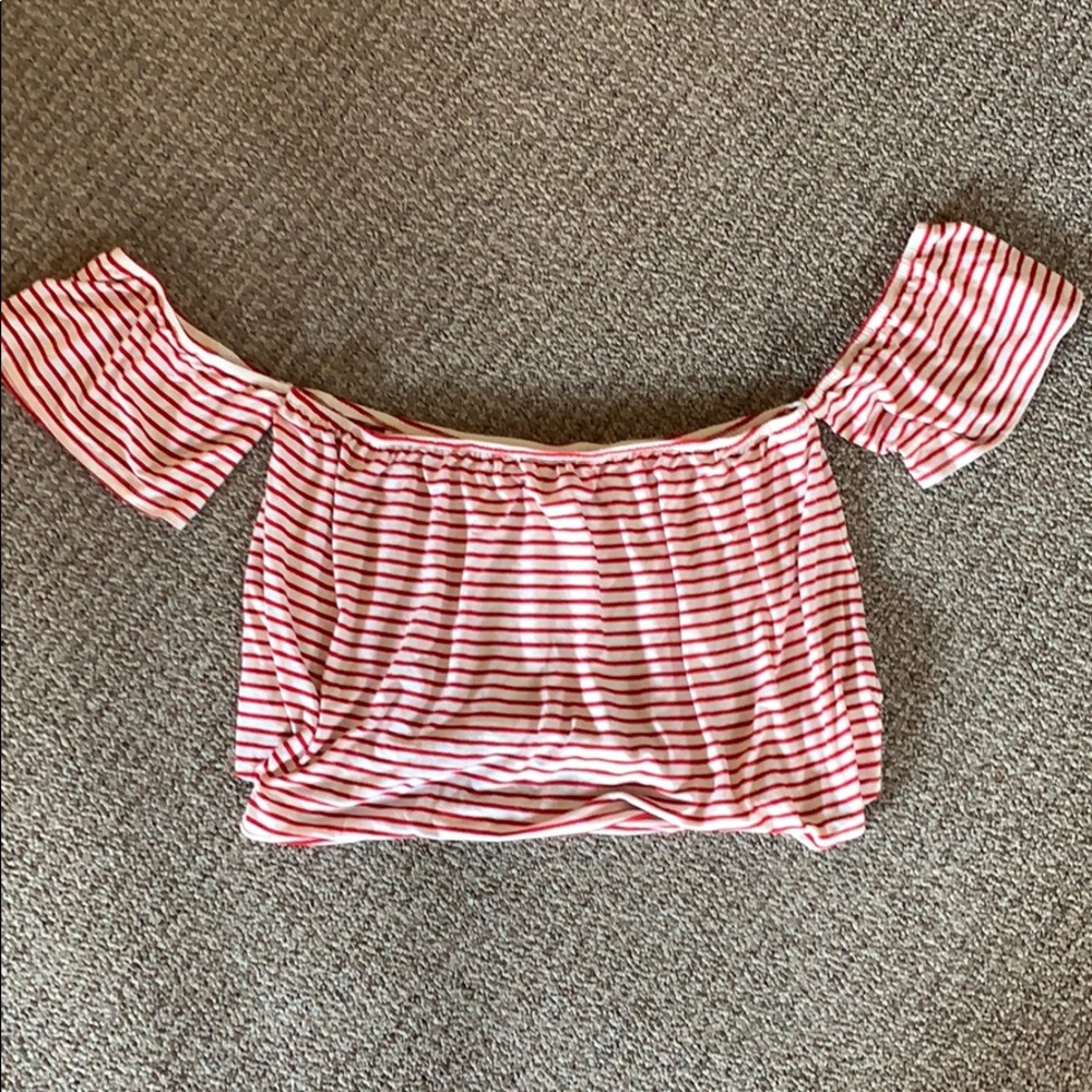Crop too with sleeves